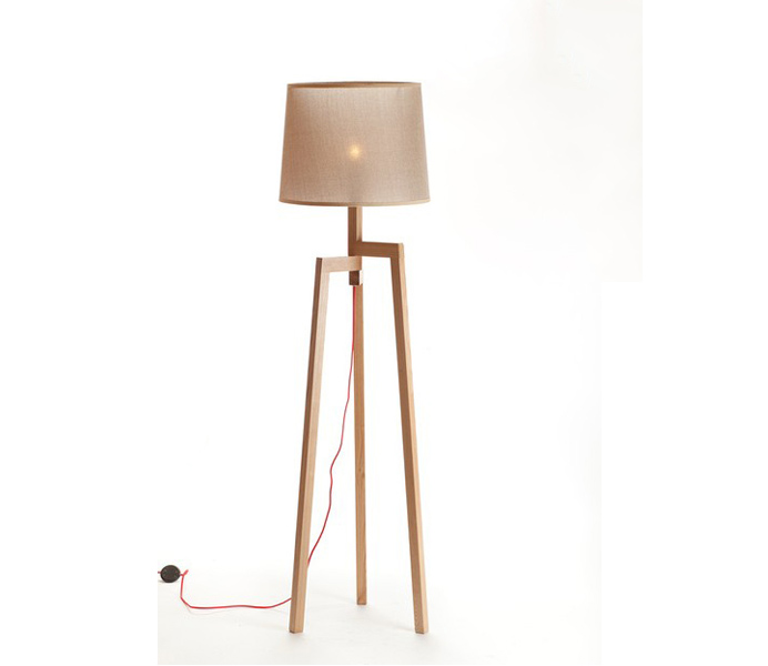 Simple Wooden Tripod Floor Lamp with Fabric Lampshade 