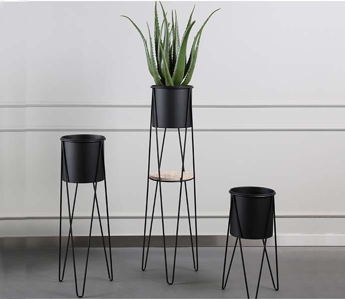 Black Metal Floor Flowerpot 